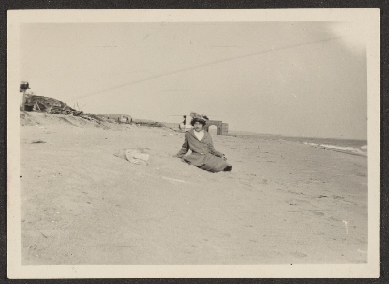 [Florence op Strand]. door Louis Fleckenstein