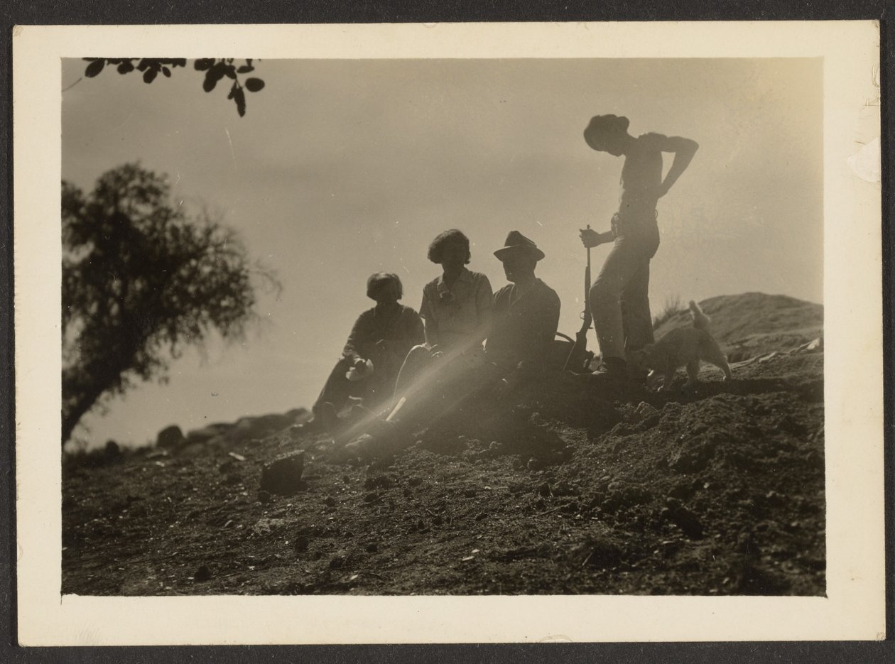 [Groep op de Heuvel]. door Louis Fleckenstein
