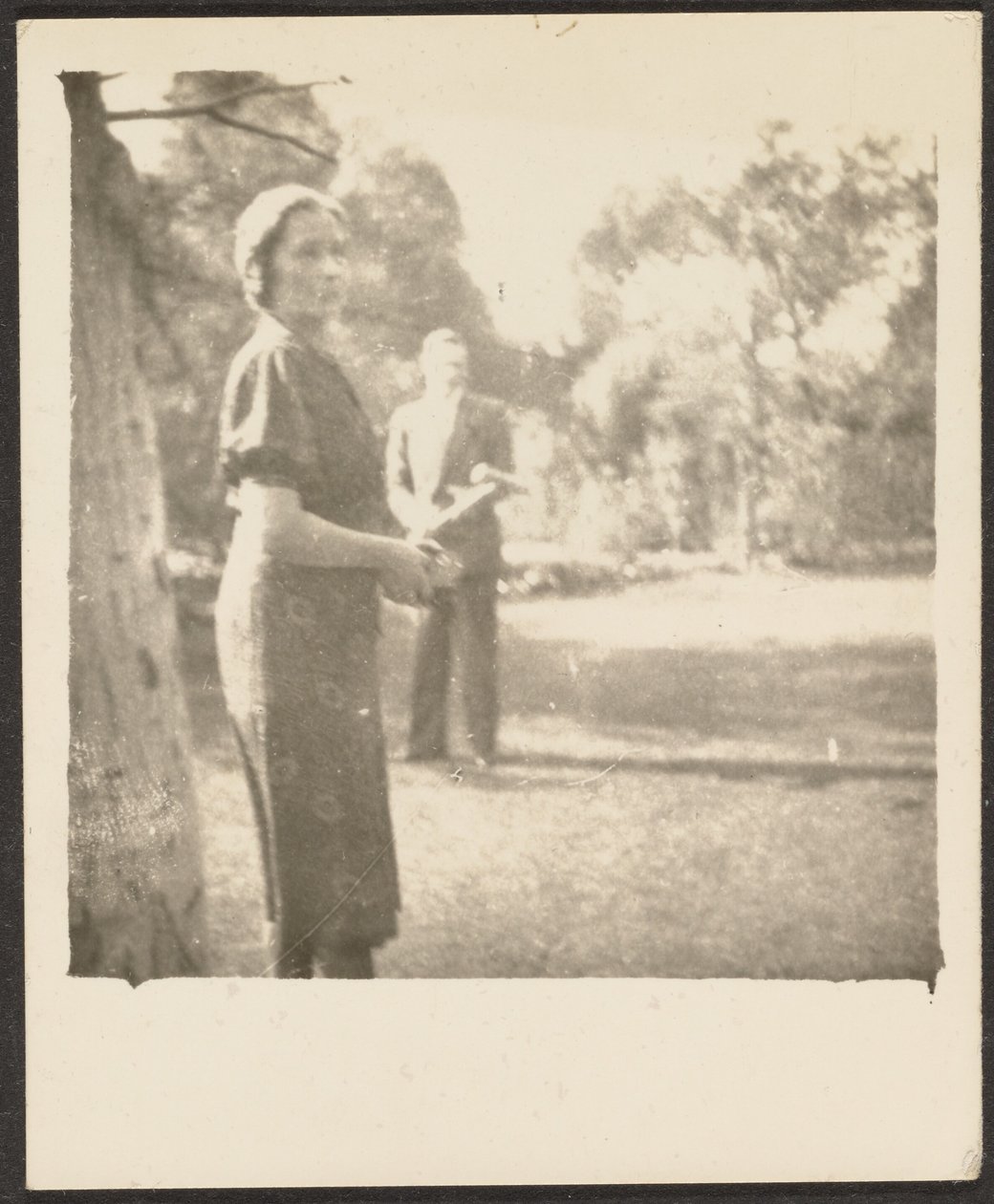 [Man en vrouw spelen croquet]. door Louis Fleckenstein