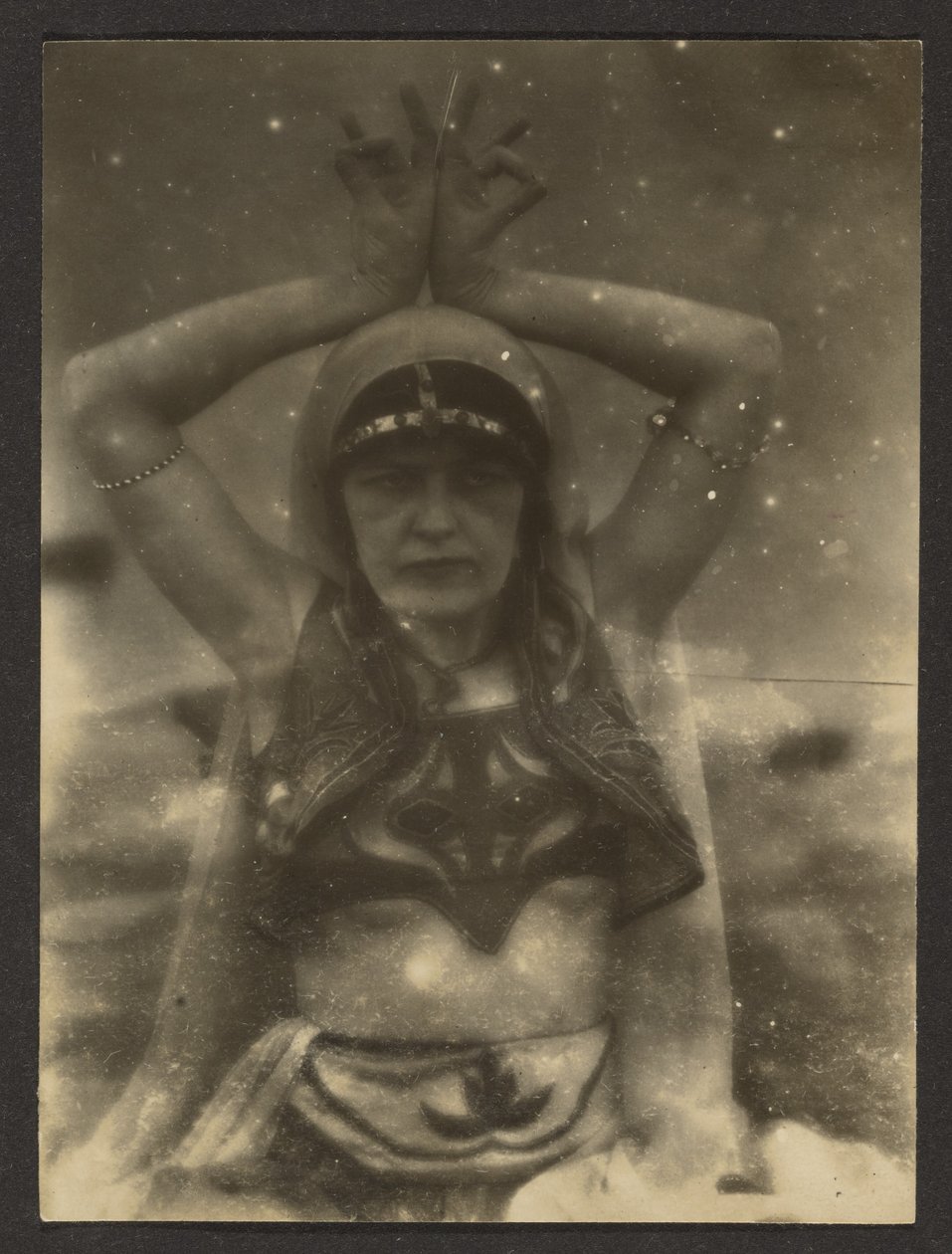 [Nautch Girl]. door Louis Fleckenstein