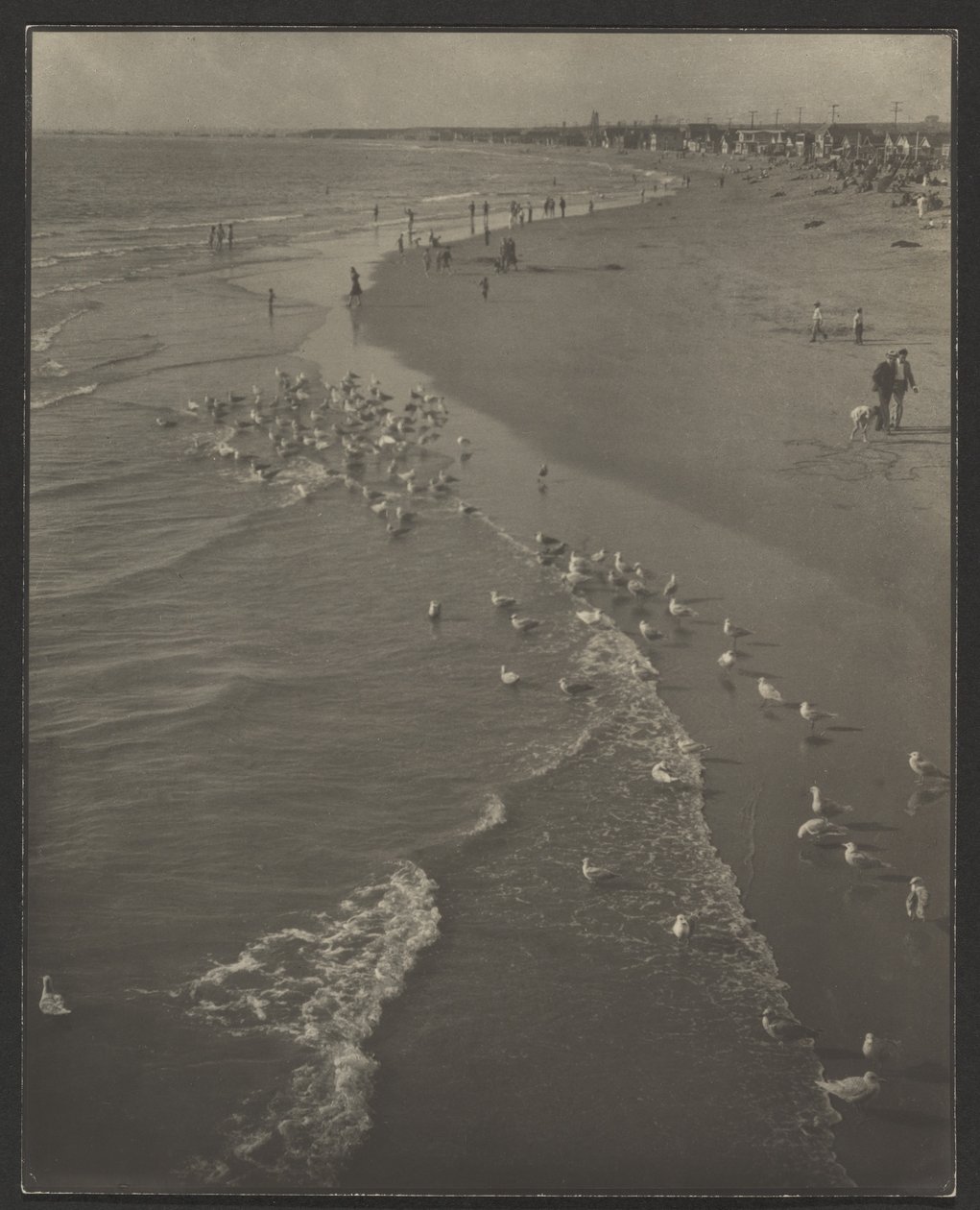 Newport Strand door Louis Fleckenstein