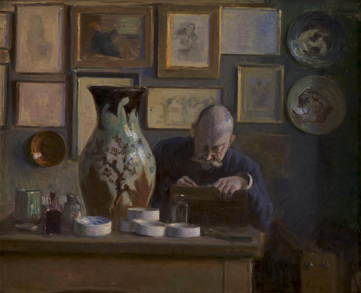 De architect Thorvald Bindesbøll in zijn werkkamer door Ludvig Find