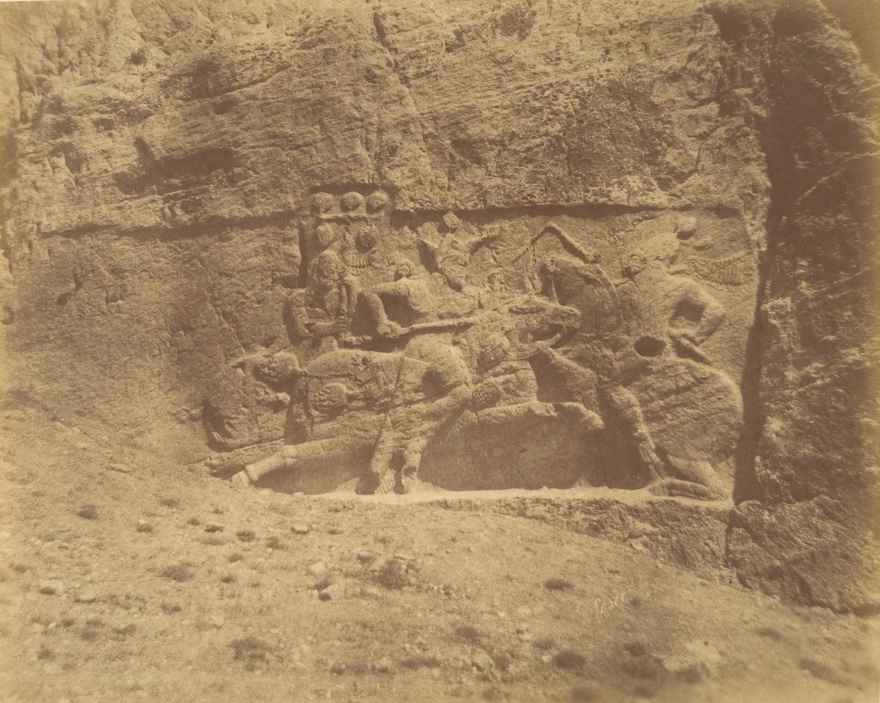 4 [Naksh-i Rustam, nabij Persepolis], 1840s-60s door Luigi Pesce