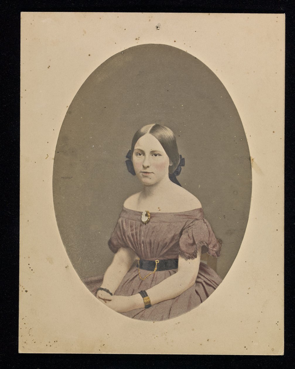 [Portret van een jonge vrouw]. door M.A. Root