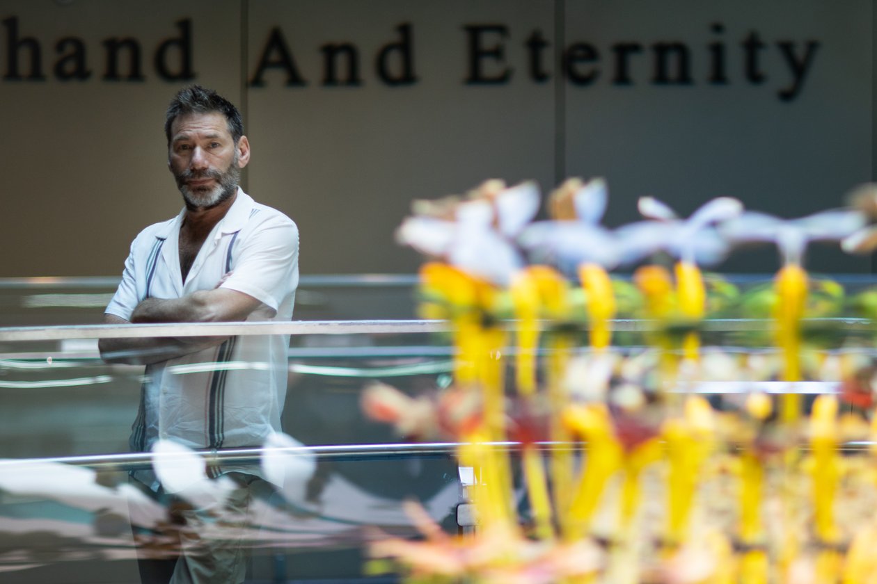 Equinox, 2021 (foto) door Mat Collishaw