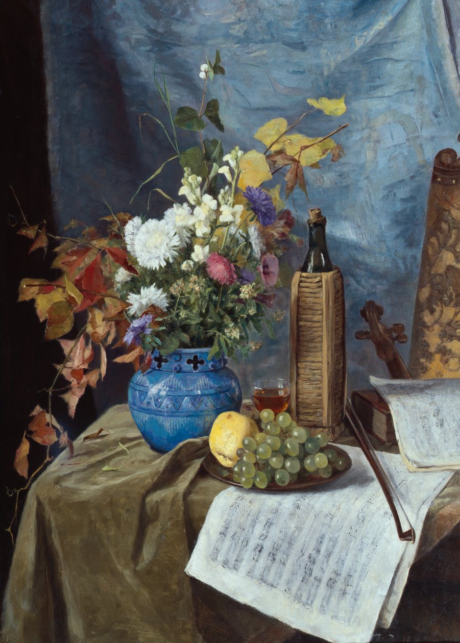Arrangement met wijnfles, bloemen en fruit door Mathilde Dietrichson
