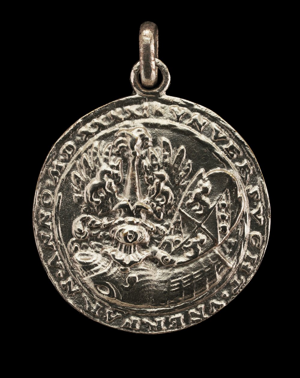Schild, Cuirass, Helm en Kam [achterkant], 1541 door Matthes Gebel