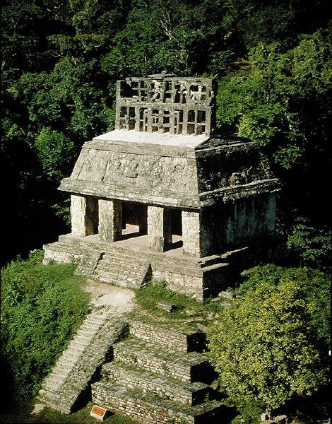 Uitzicht op de Tempel van de Zon door Mayan