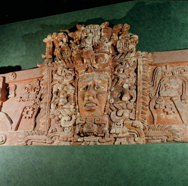 Architecturaal masker, Campeche, Yucatán-schiereiland, Mexico door Mayan Mayan