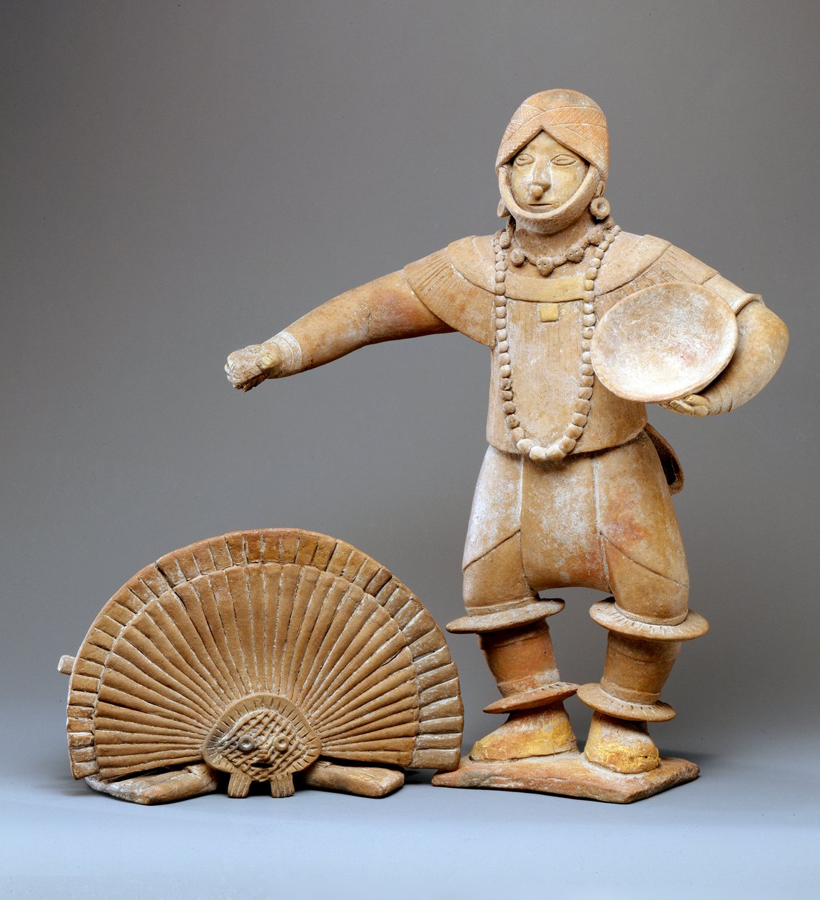 Danser met hoofdtooi (aardewerk) door Mesoamerican