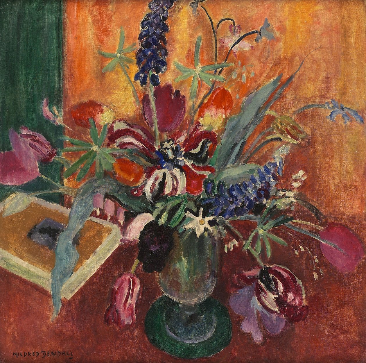 Lupines en tulpen door Mildred Bendall