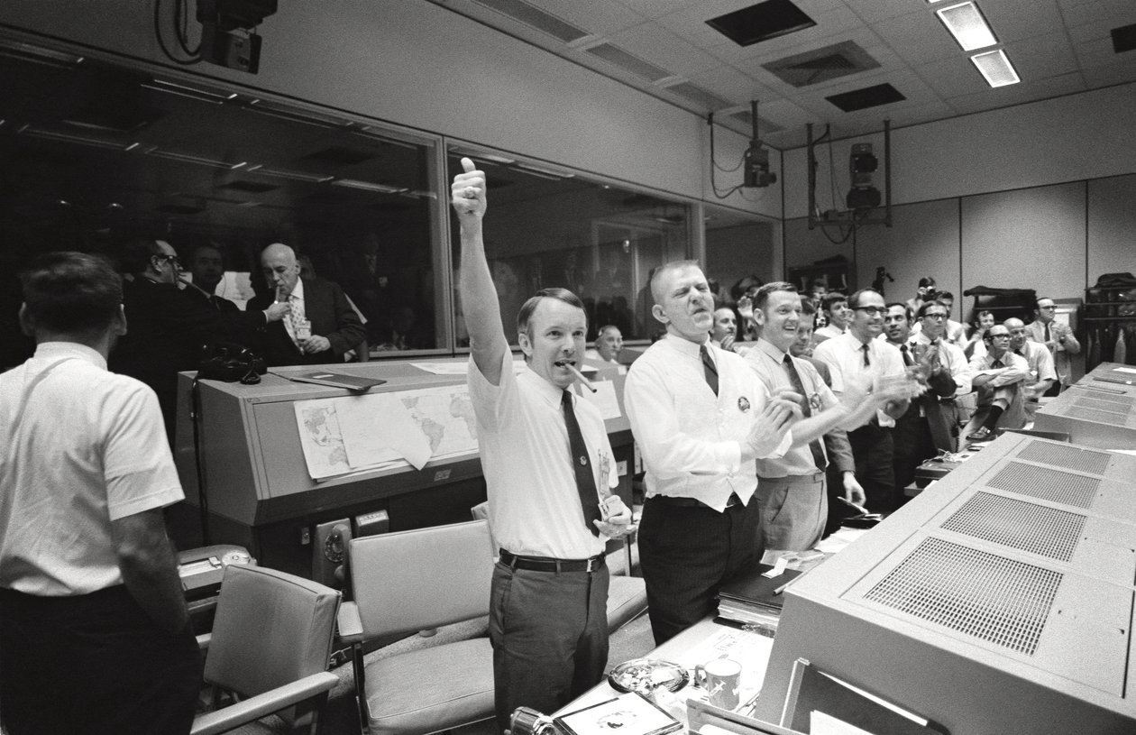 Apollo 13 - NASA door NASA Images