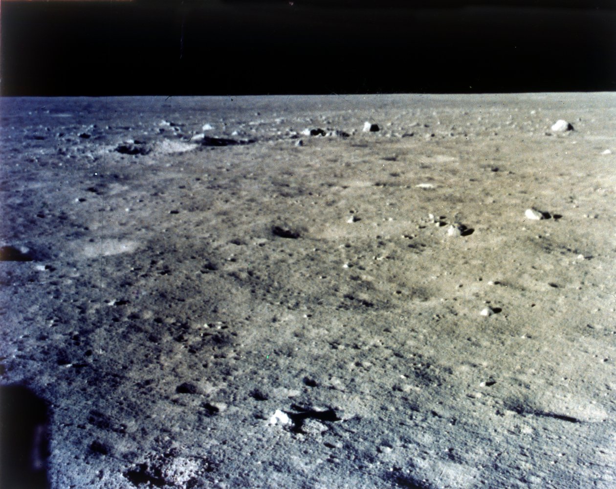 Het oppervlak van de Maan door NASA Images