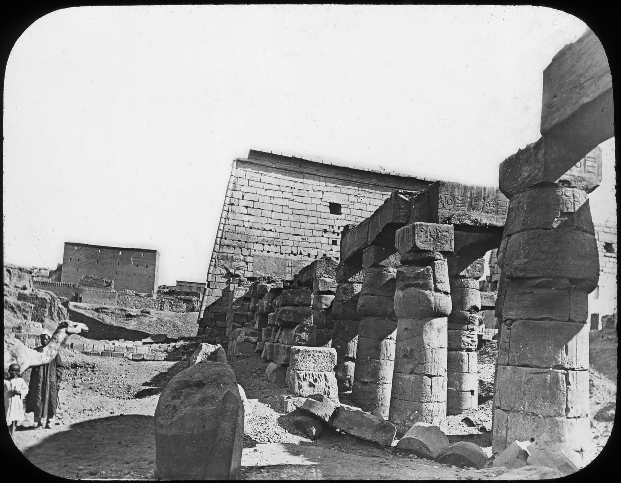 Grote Tempel, Luxor, Egypte, ca. 1890 door Newton and Co