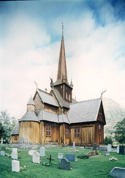 Lom staafkerk (Stavkyrkje) door Norwegian School