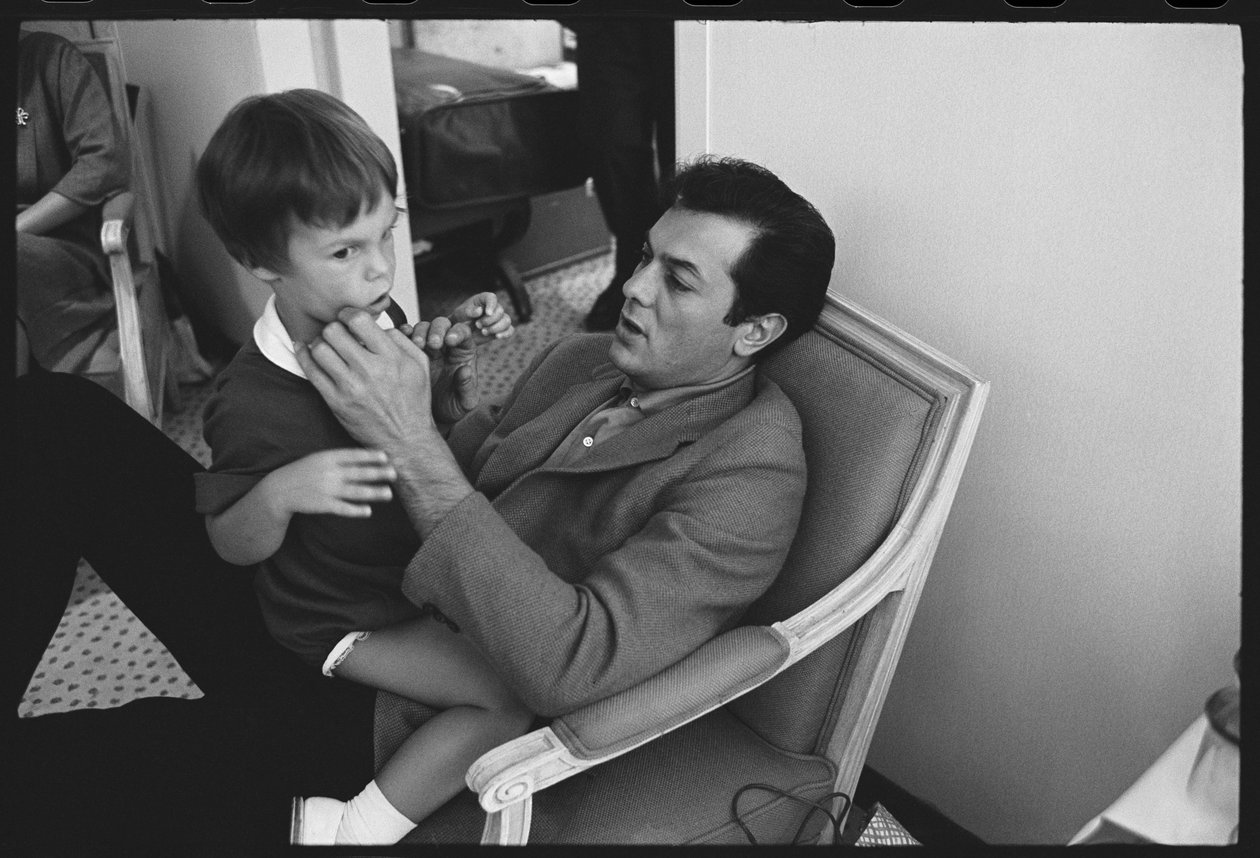 Tony Curtis met dochter Jamie Lee Curtis door Orlando Suero