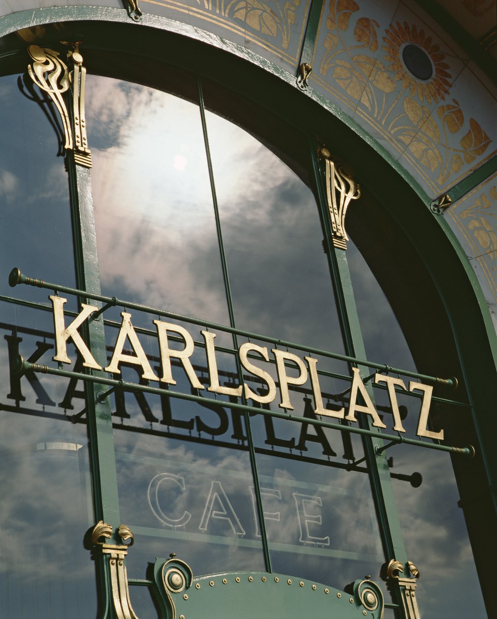Karsplatz Café, gebouwd 1899 door Otto Wagner