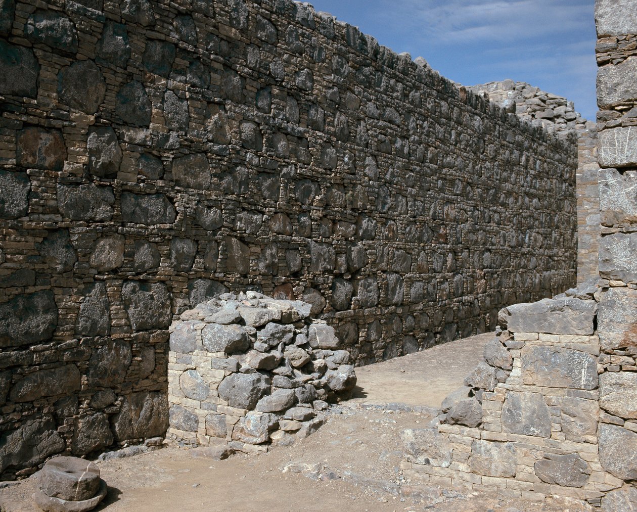 Boeddhistische stupa van Dharmarajika, 2e-1e eeuw v.Chr. door Pakistani School