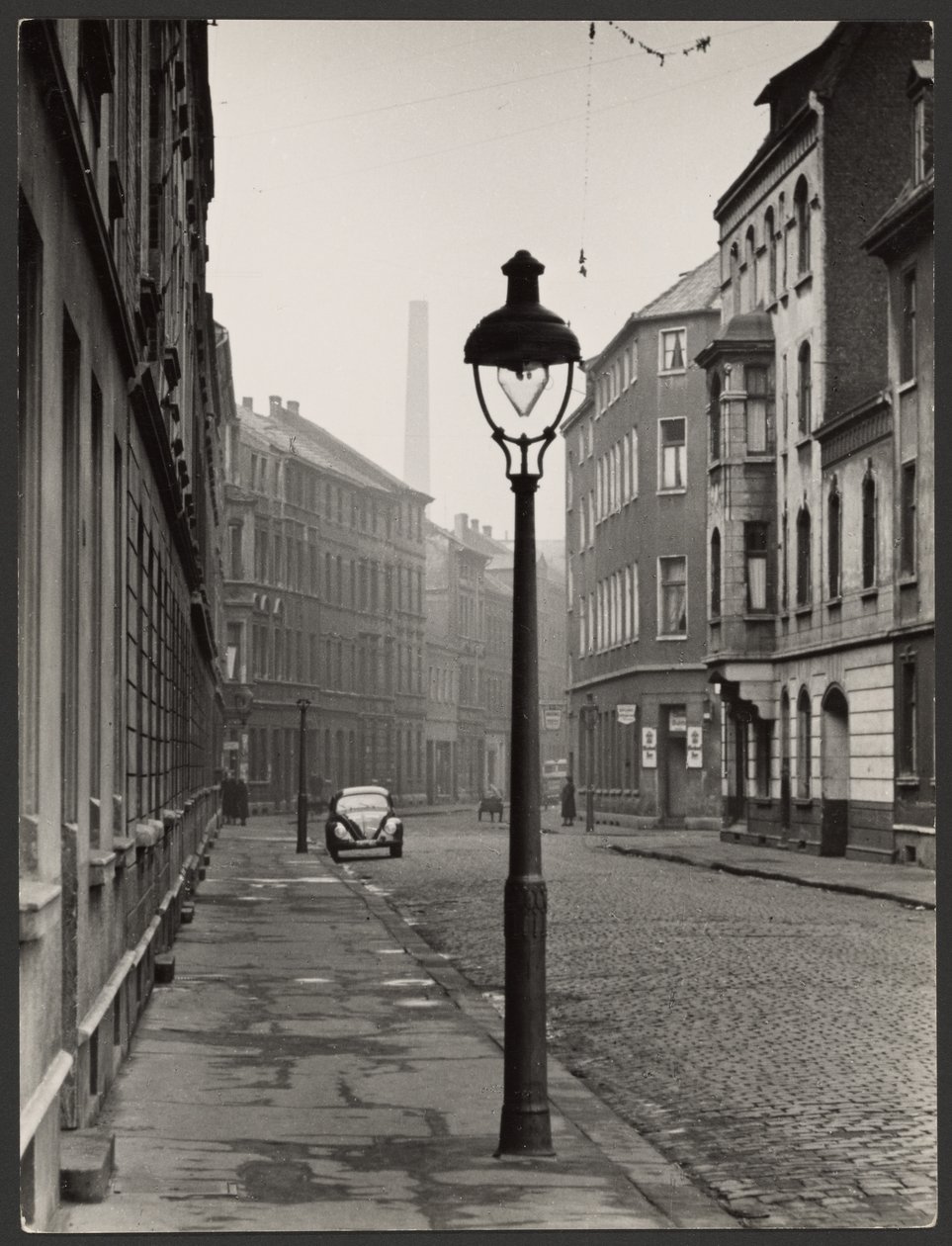 [Lege straat]. door Paul Wolff
