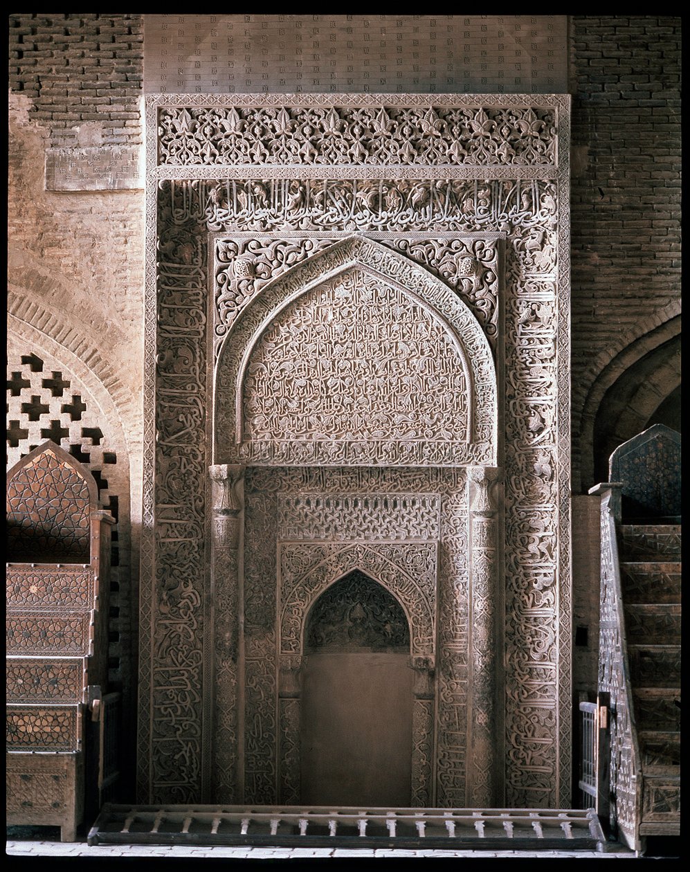 Uitzicht op de mehrab door Persian School