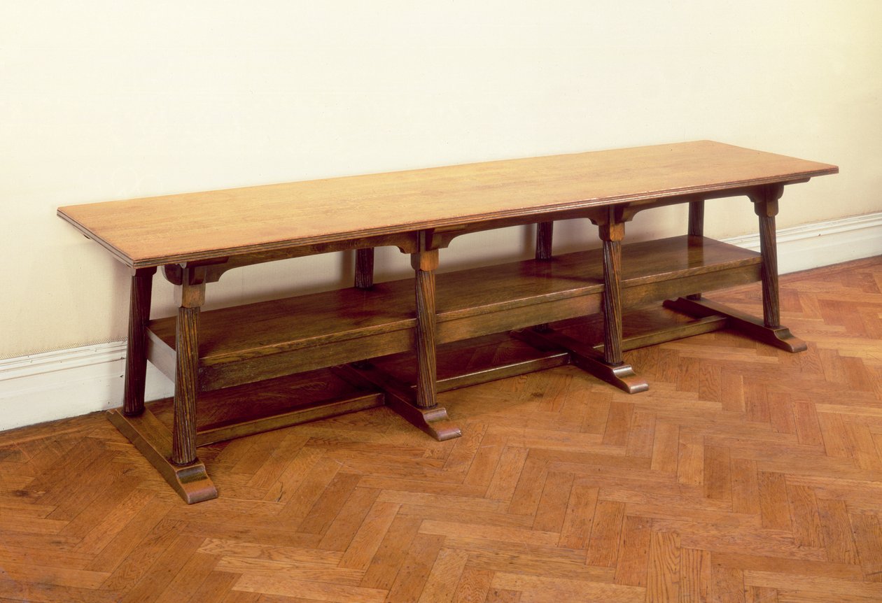 Hal tafel door Philip Webb