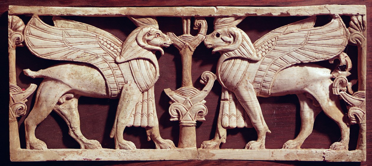 Reliëf met twee griffioenen, uit Arslan Tash (Hadatu) door Phoenician