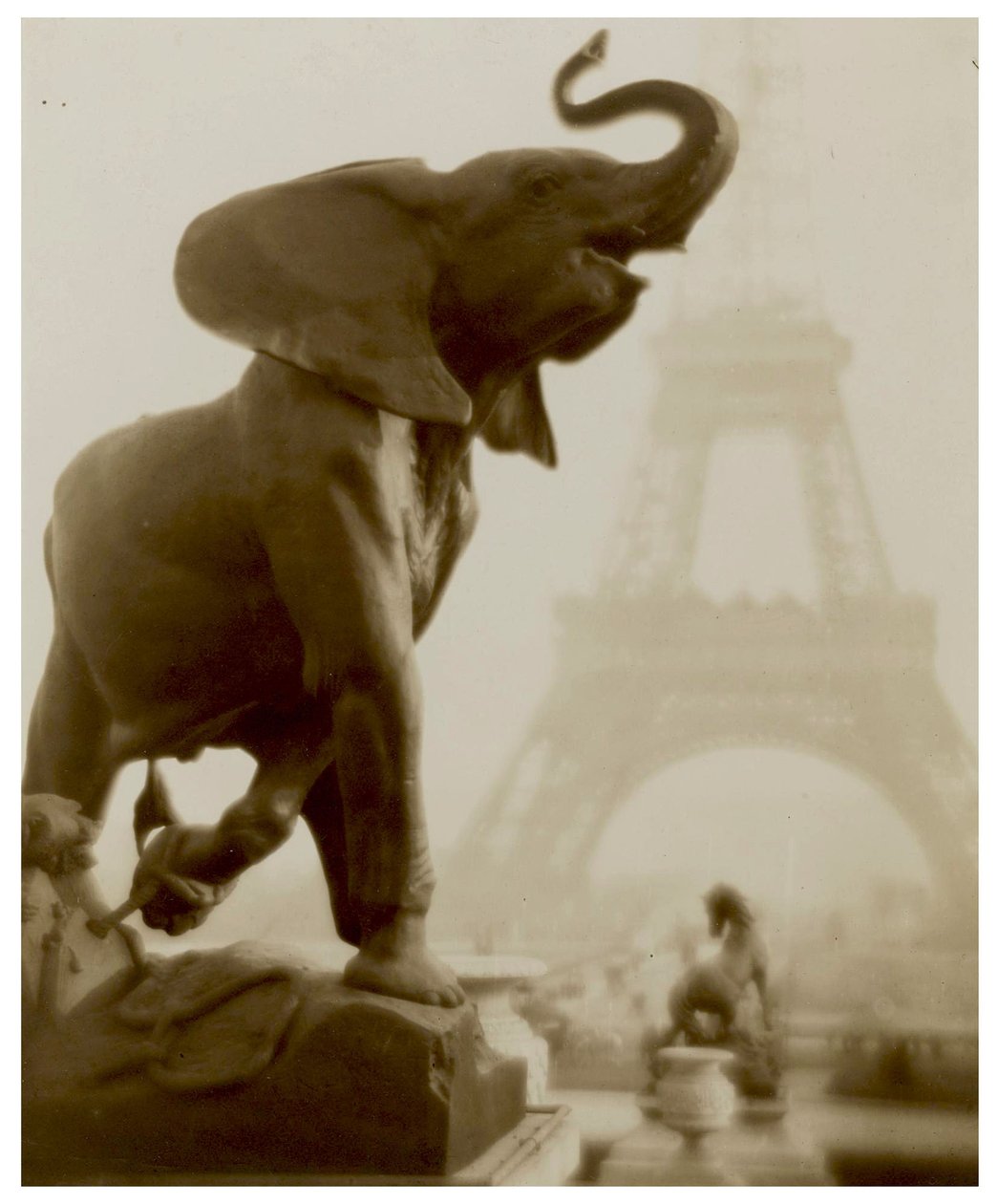 Elephantaisie c.1908 door Pierre Dubreuil