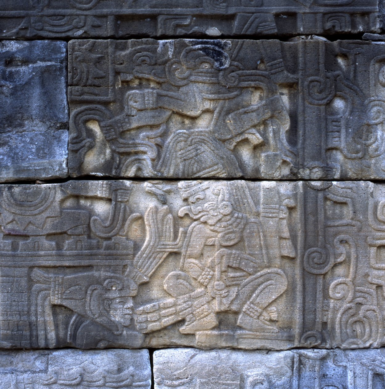 Centraal reliëf, zuidmuur, zuidbalveld, late klassieke periode door Pre Columbian