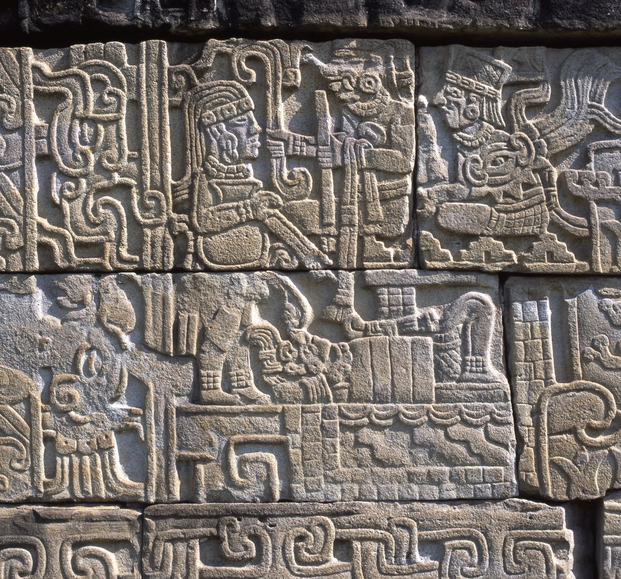 Centraal reliëf, noordmuur, Zuidelijke Balspelbaan, Totonac, Late Klassieke periode door Pre Columbian