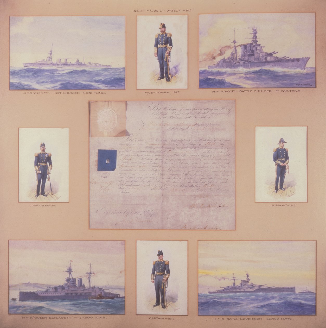 H.M.S. Cardiff, H.M.S. Hood, H.M.S. Queen Elizabeth, H.M.S. Royal Sovereign en officieren in marine-uniformen door R. and Smith Simkin