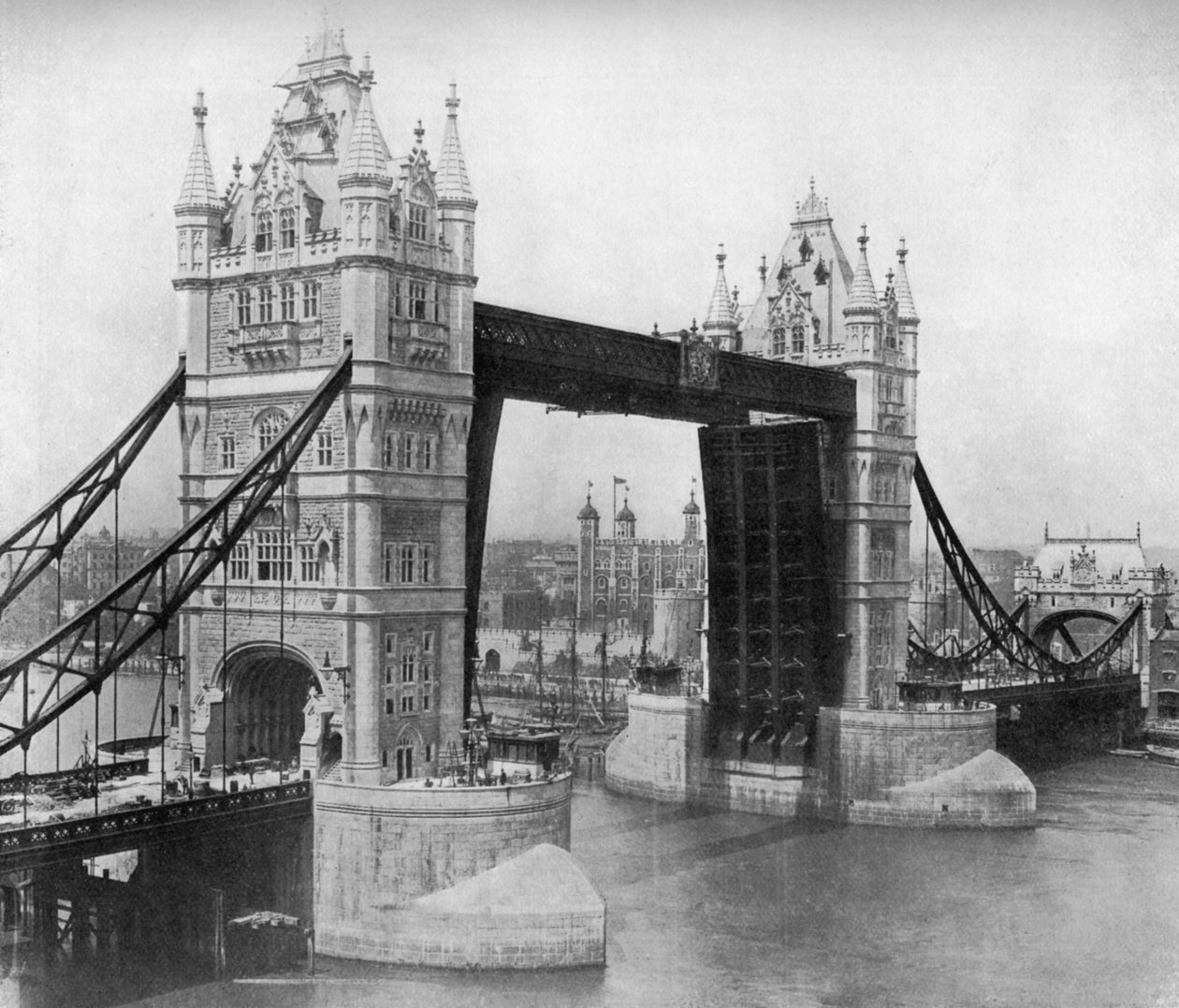 Tower Bridge, Londen, 1911-1912 door Reinhold Thiele