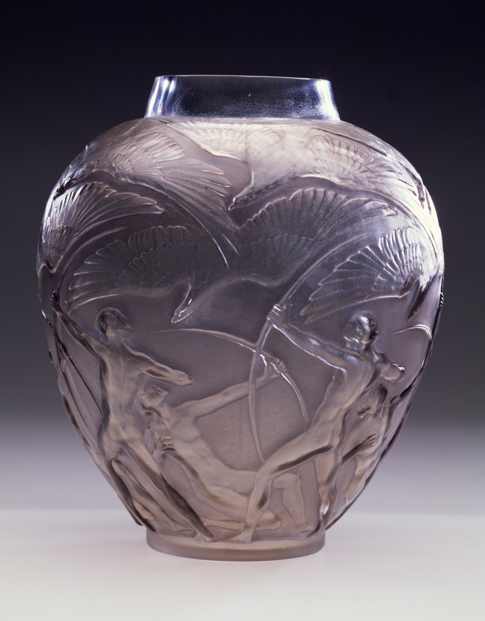 Boogschuttersvaas, 1921 door Rene Jules Lalique