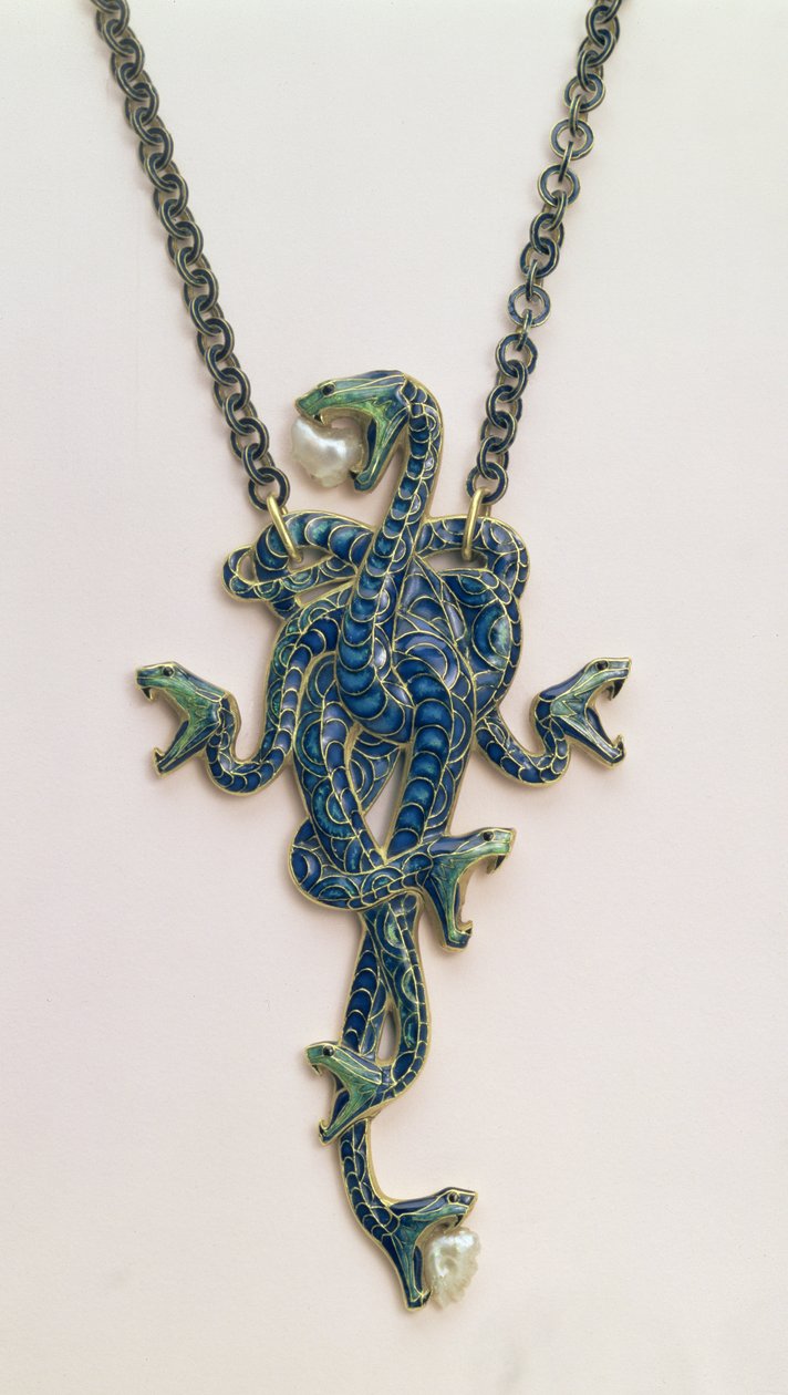 Opgerolde slang hanger met ketting, door Rene Jules Lalique, Parijs, 1898-99 door Rene Jules Lalique