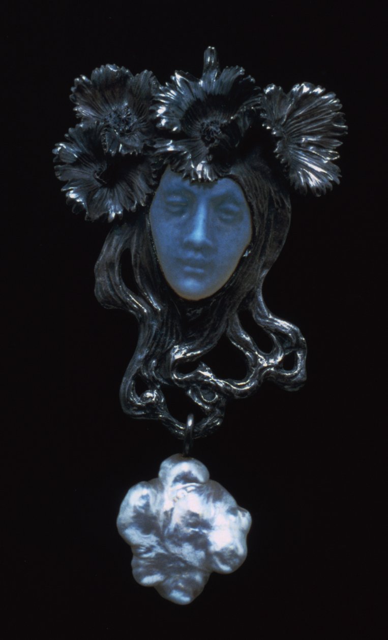 Vrouwelijk gezicht hanger door Rene Jules Lalique