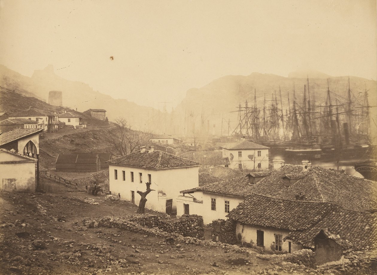 Balaklava, kijkend naar zee. door Roger Fenton