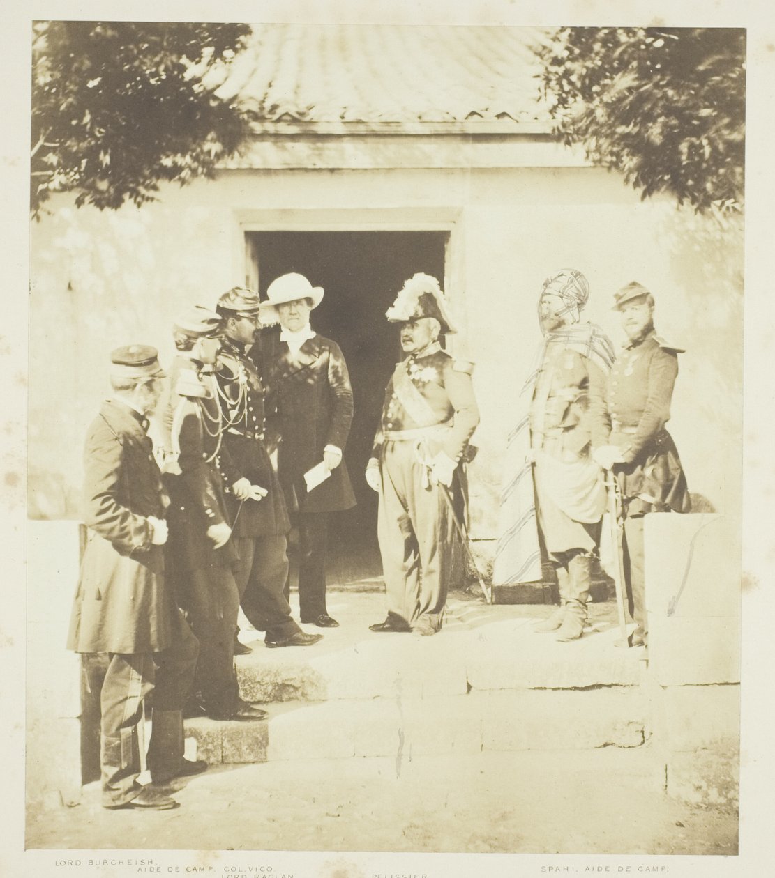 Groep op hoofdkantoor door Roger Fenton