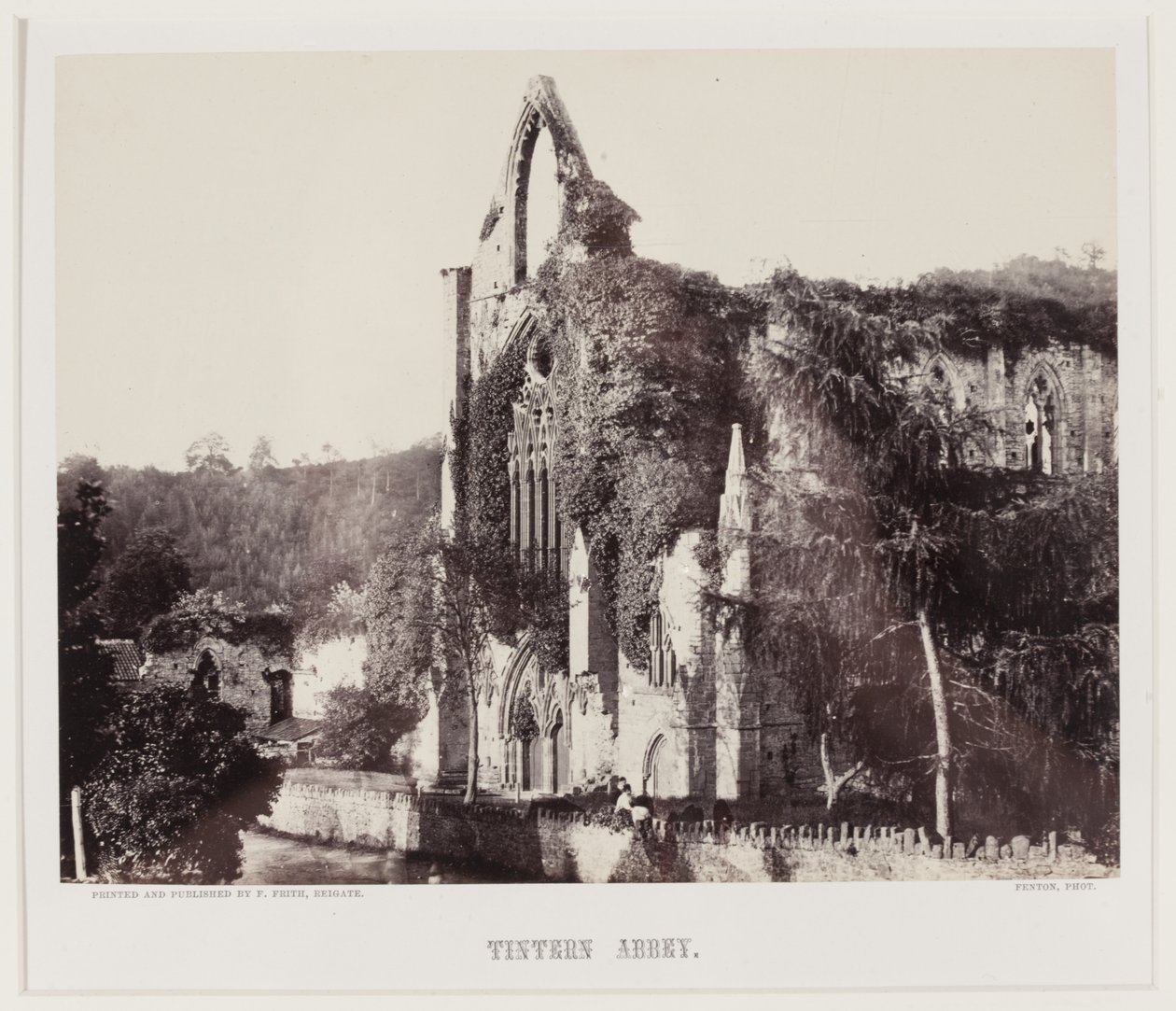 Tintern Abbey, c.1857 door Roger Fenton