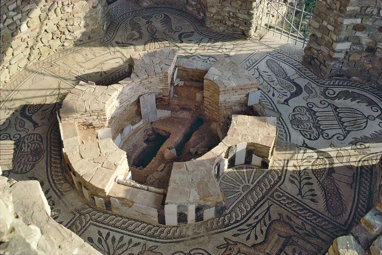 Doopkapel met mozaïekvloer door Roman