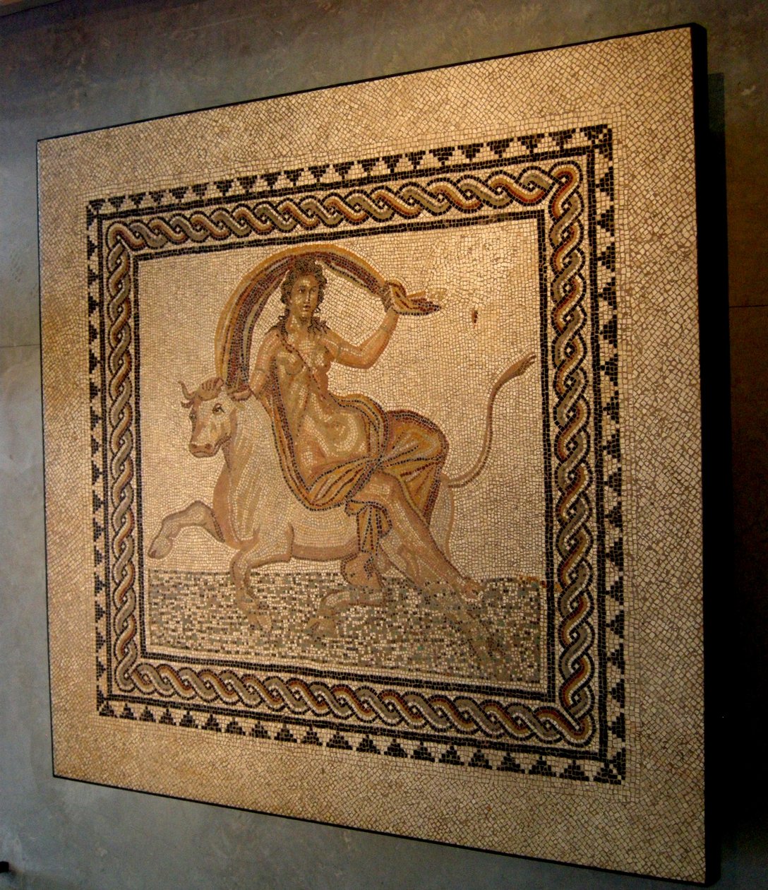 Mozaïek van de verkrachting van Io door Zeus als stier door Roman