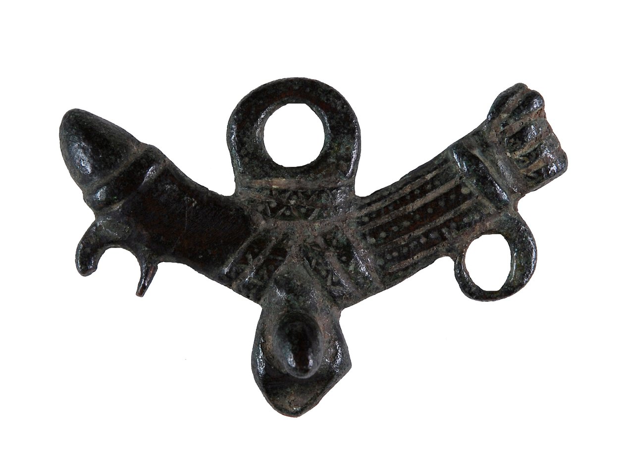 Fallische amulet (brons) door Roman