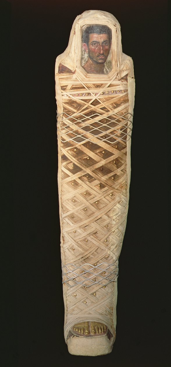 Mummie en portret van een man, opgegraven in Hawara, Romeinse Periode 30 v.Chr.-395 n.Chr., Egyptisch, c.80-110 n.Chr. door Roman Roman