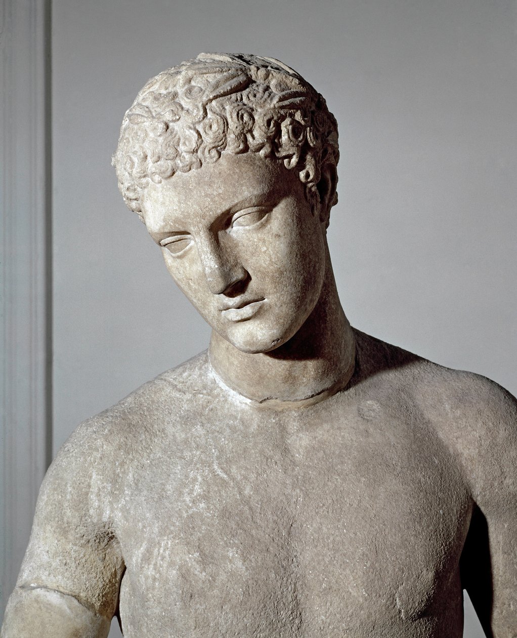 Bokser (beeldhouwwerk) door Roman