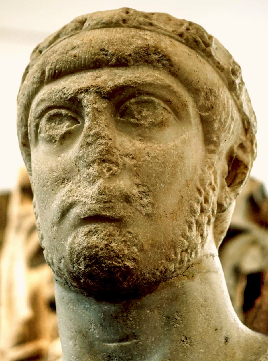 Buste van keizer Gratianus door Roman