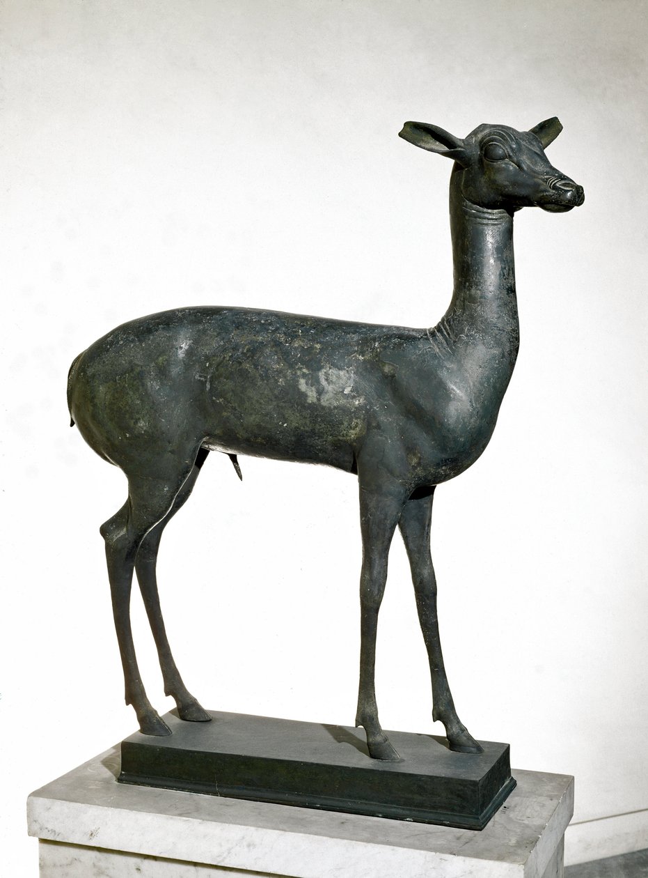 Hert (bronzen sculptuur) door Roman