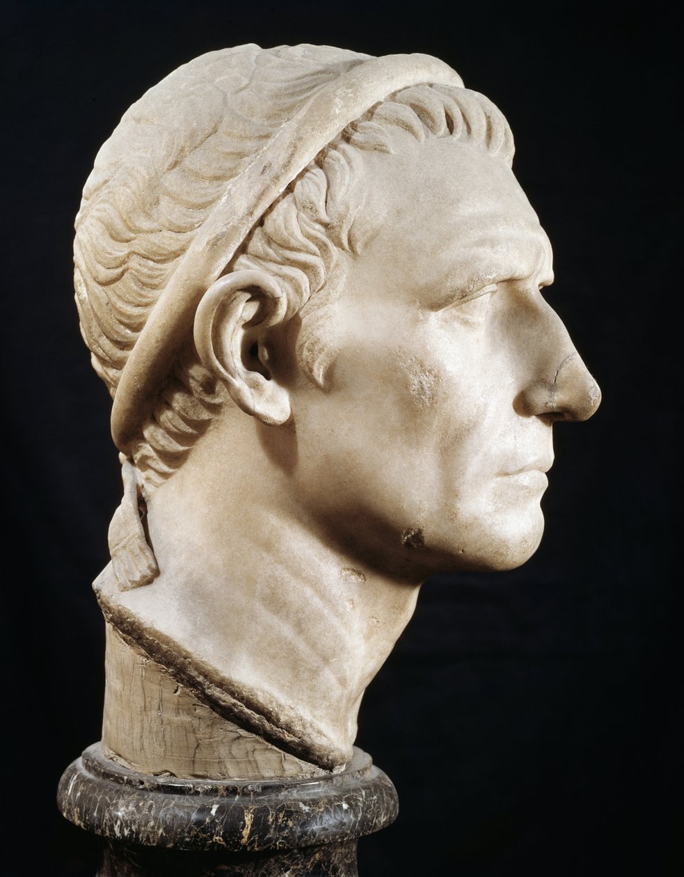 Hoofd van Antiochus III de Grote (Marmeren beeldhouwwerk) door Roman