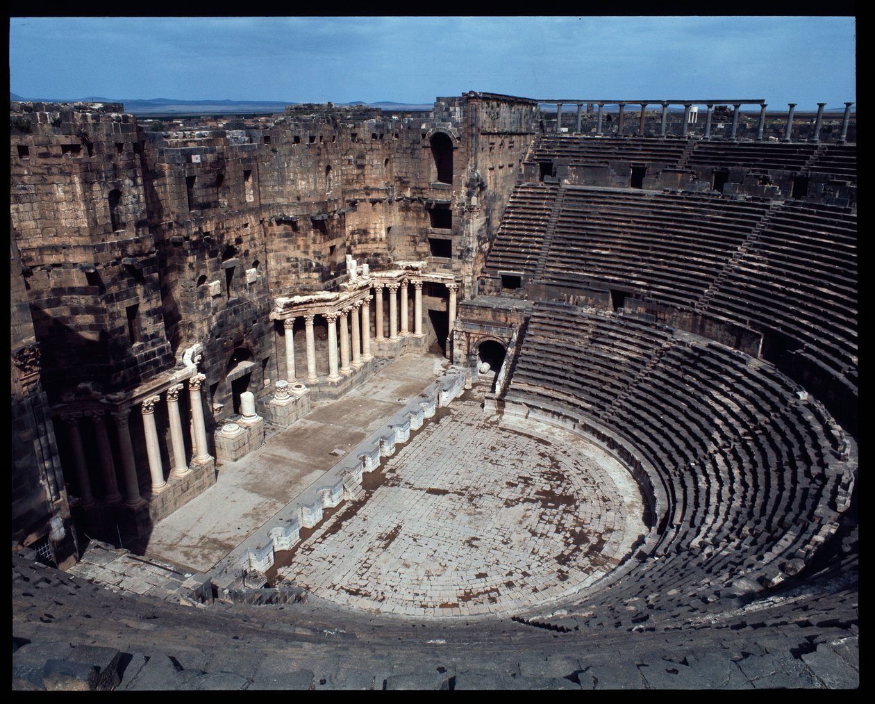 Uitzicht op het theater door Roman