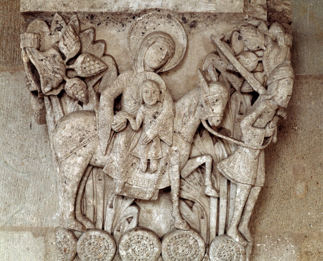 De vlucht naar Egypte (gesneden kapiteel) door Romanesque