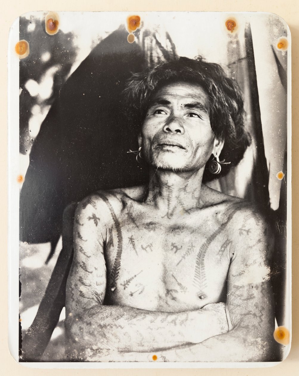Een getatoeëerde Ifugao uit het Kababuyan-district door Roy Barton