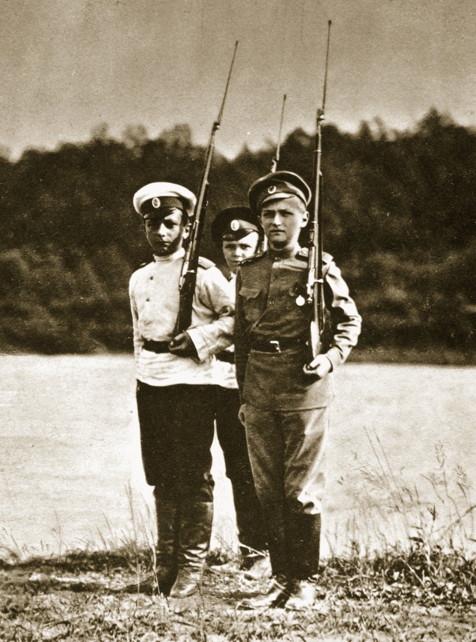 Tsarevitsj Alexei, 12 jaar oud, ca. 1916 (sepia foto) door Russian Photographer