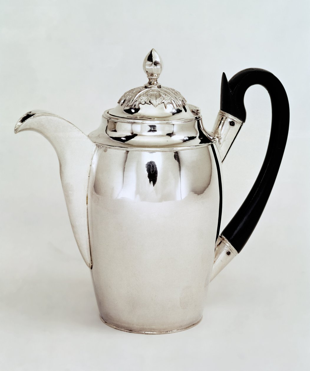 Chocoladepot, Leningrad, 1804 door Russian School